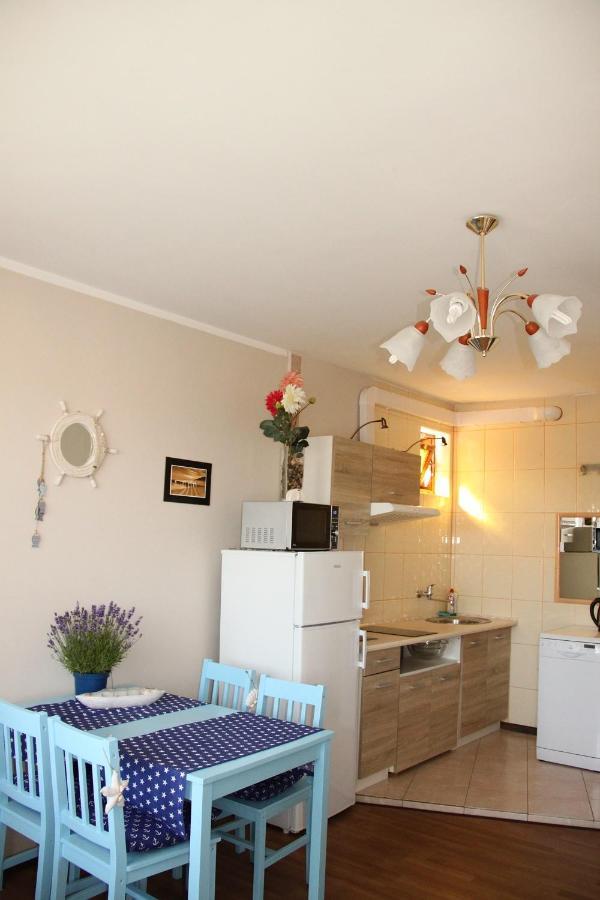 Apartamenty Eka Dom Goscinny 350M Do Plazy Rewal Exterior photo