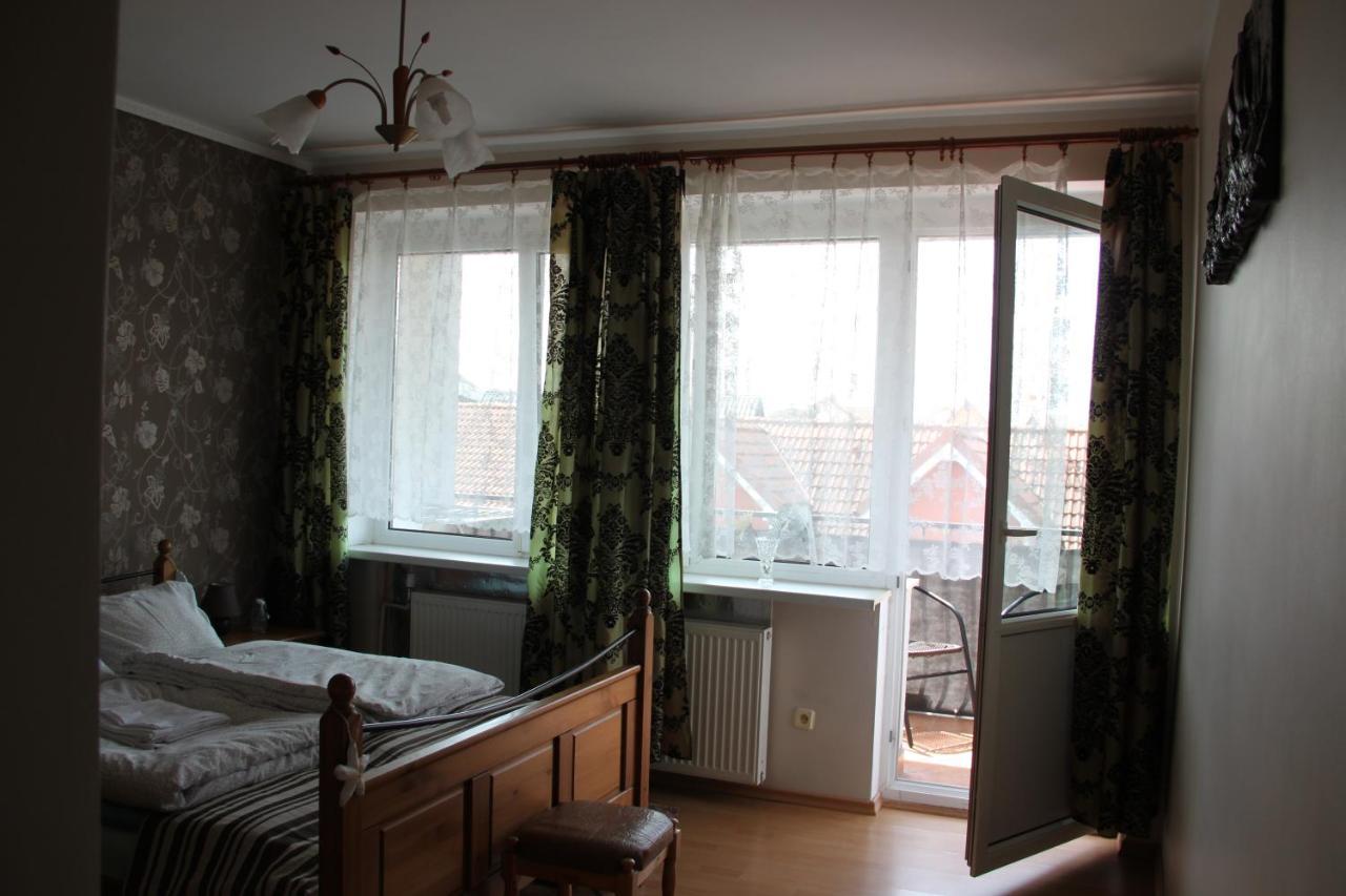 Apartamenty Eka Dom Goscinny 350M Do Plazy Rewal Exterior photo